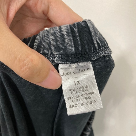 Jess & Jane Crop Pants 1X Black Mineral Wash Elastic Waist Stretch Comfy Soft - Picture 2 of 8